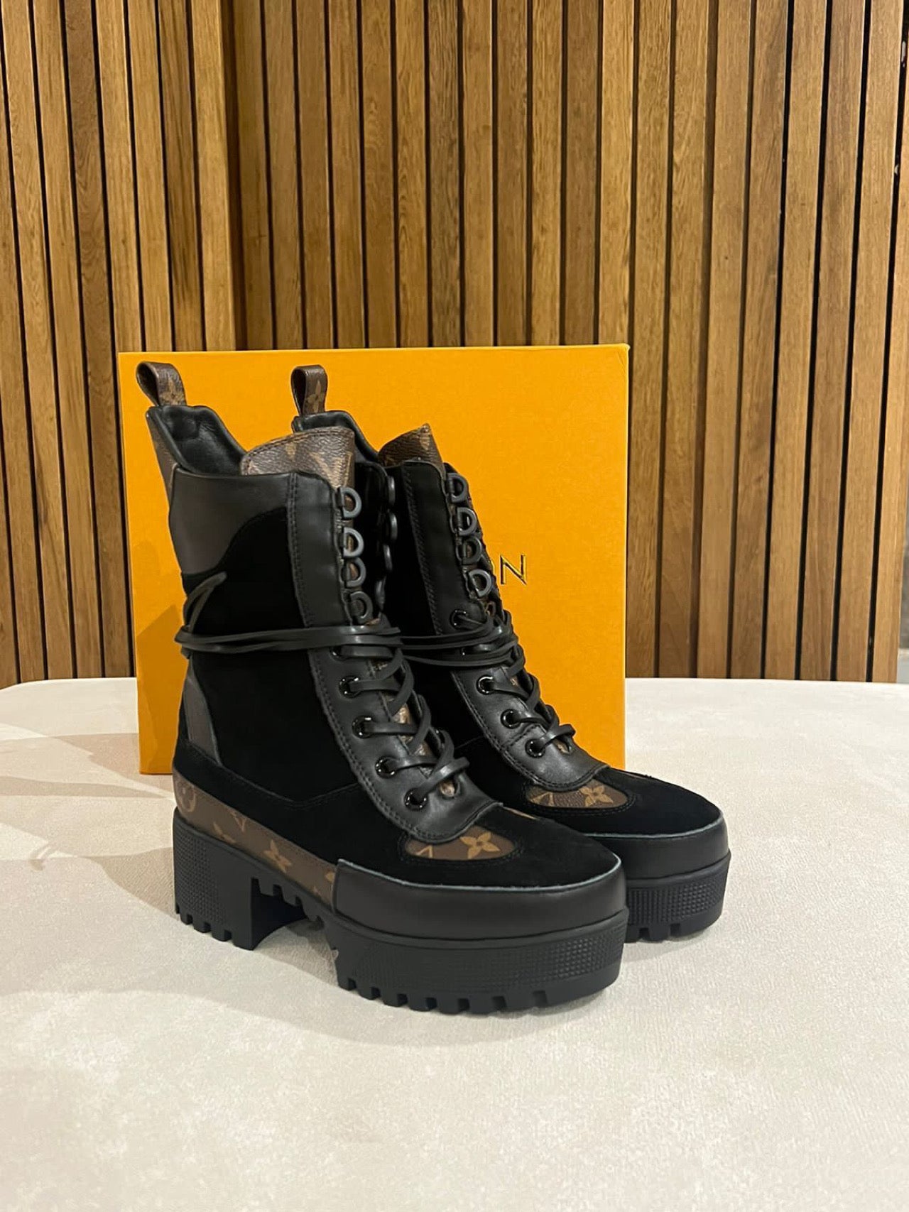 Botas LV