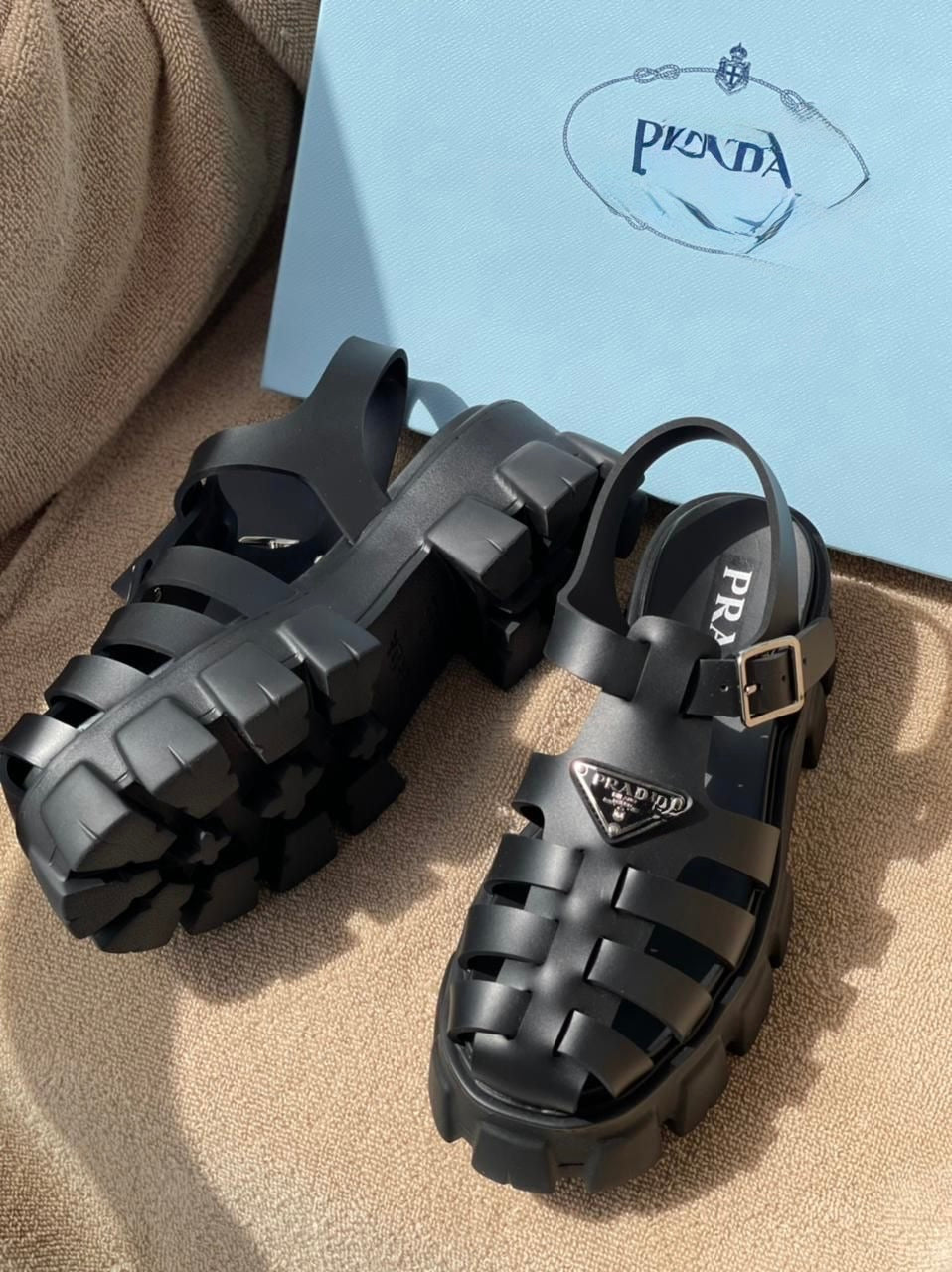 Sandalias cangrejeras PR