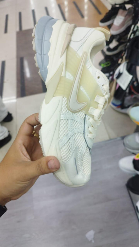 Tenis NK