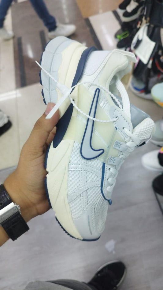 Tenis NK