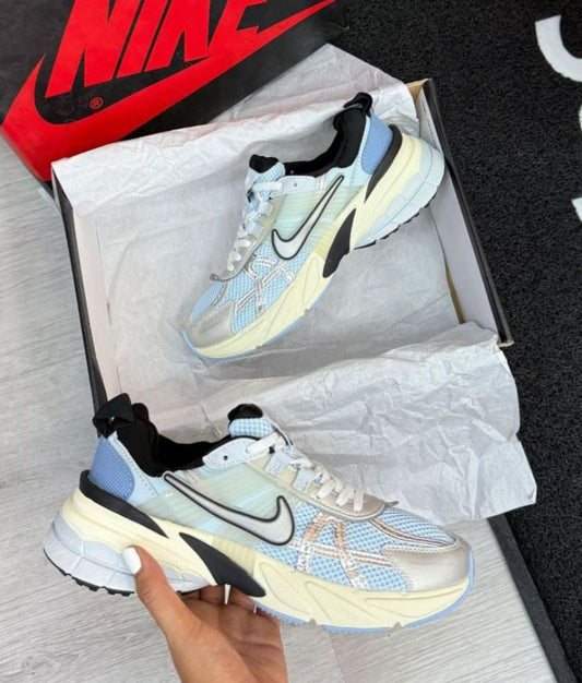 Tenis NK